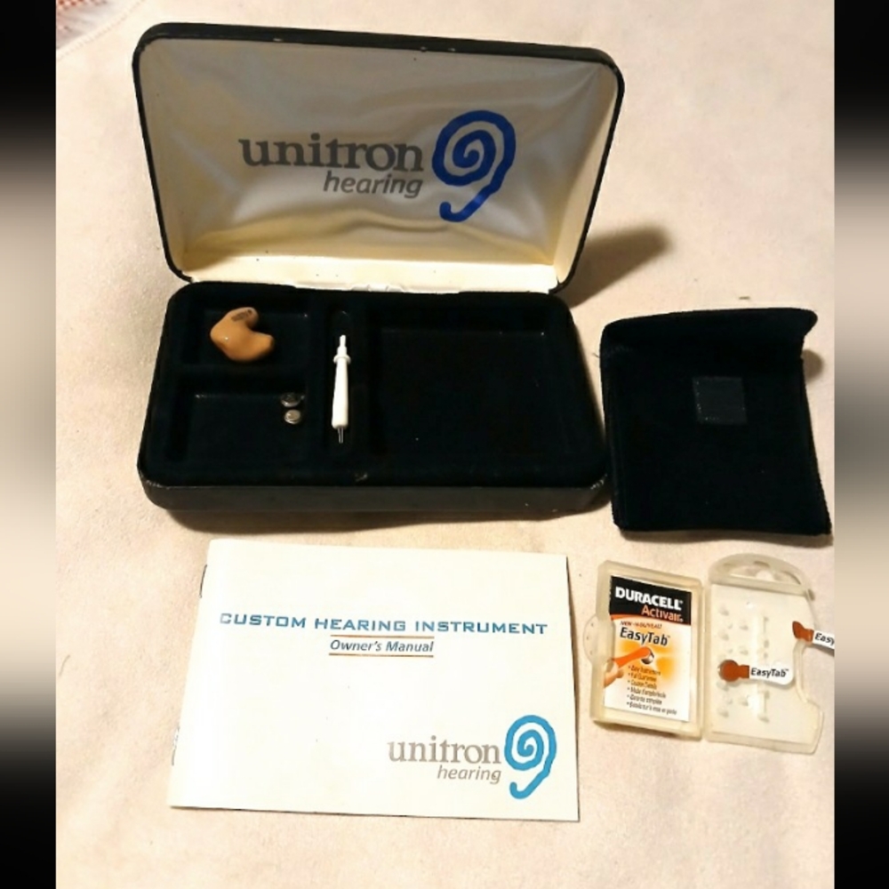 1 Left Ear Unitron FS 0319 J816 & SIEMENS L5 98W027599A Retired Hearing Aid